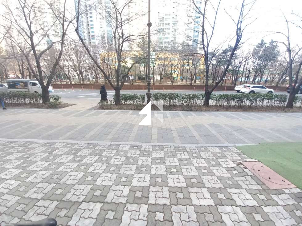 서울 구로구 구로동 거리공원 버스정류장 앞 주상복합 상가 입주한 헤어샵 양도 월세 매물번호 14018 사진 2