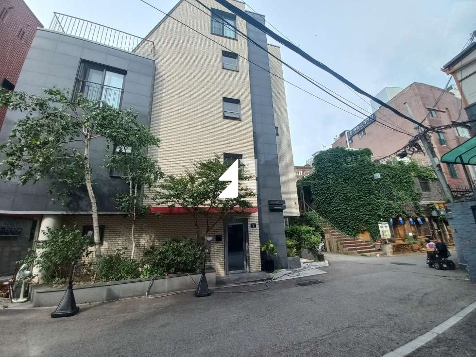 서울 종로구 명륜2가 혜화역3분거리 이면도로코너에 위치 ,수익성과 투자 가능! 매매 매물번호 14401 사진 1
