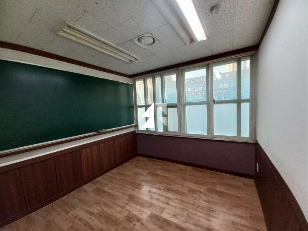 서울 영등포구 신길동 사진 있음, 도림사거리 무권리 사무실, 학원가능 월세 매물번호 10778 사진 1