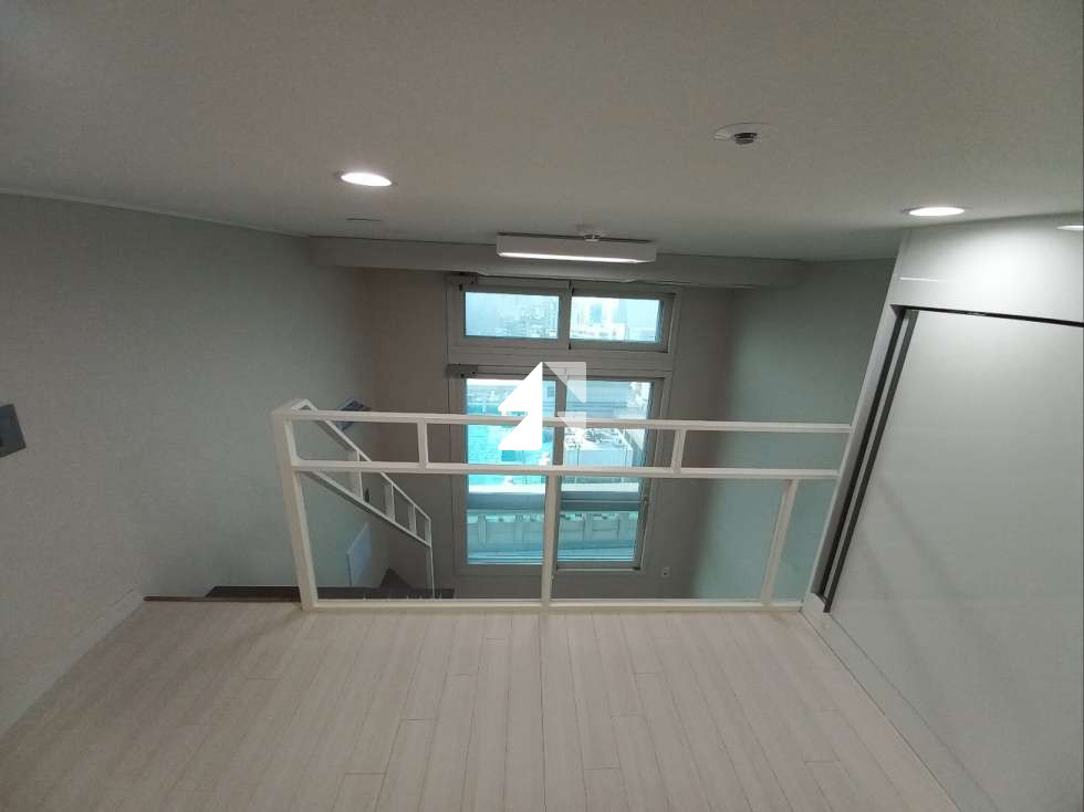 서울 영등포구 영등포동2가 여의도해피트리동 사진있음,복층오피스텔, 전망좋음, 시장역과 영등포역 10분거리 월세 매물번호 10929 사진 4