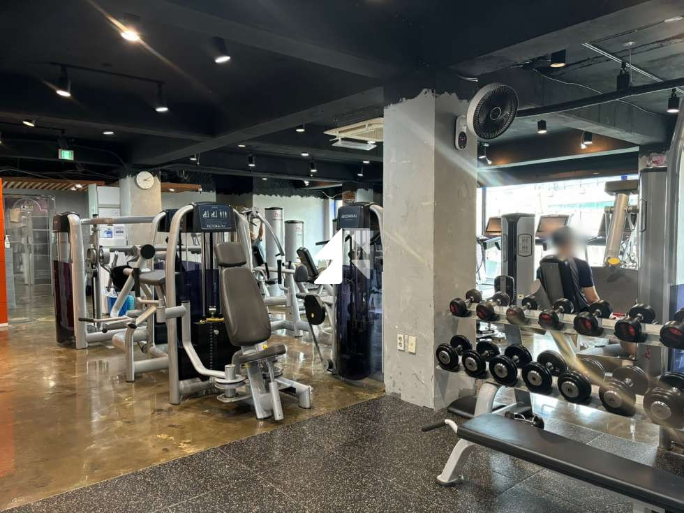 서울 영등포구 영등포동 영등포역 도보2분 넓은 2층 상가 월세 매물번호 10156 사진 2