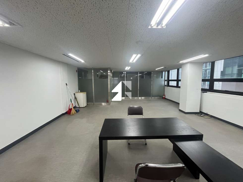 서울 영등포구 영등포동2가 영등포시장역 역세권 무권리 가성비 사무실 월세 매물번호 10180 사진 1