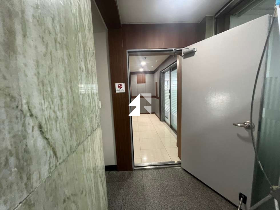 서울 영등포구 영등포동4가 영등포시장 네거리 대로변 접근성 우수한 사무실 월세 매물번호 10177 사진 3