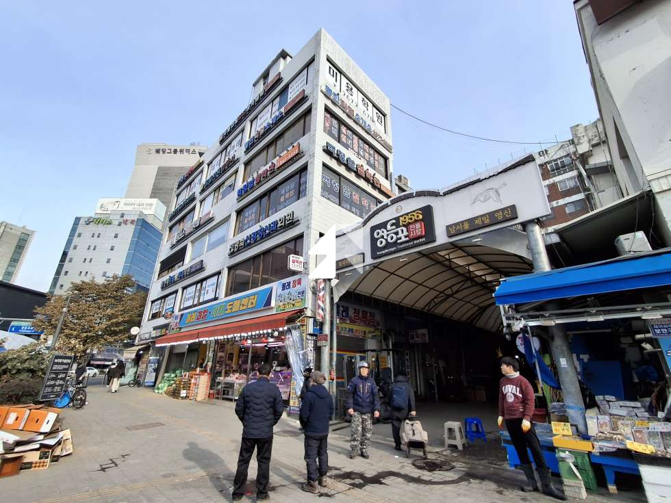 서울 영등포구 영등포동5가 영등포 시장 사거리 영신 상가 1층 위치 월세 매물번호 11965 사진 1