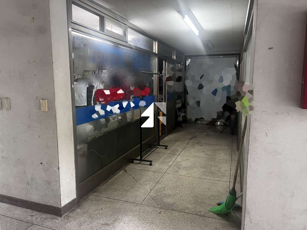 서울 영등포구 양평동3가 상가동 단지내1층상가 대형마트바로옆 인구트래픽높음 대폭인하된가격 매매 매물번호 12191 사진 1