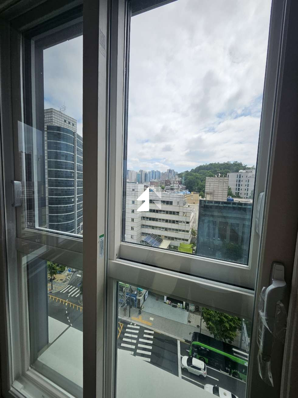 서울 마포구 노고산동 신촌 최상위 입지, 통창을 통한 뷰맛집! 거주와 투자를 동시에! 분양 매물번호 12189 사진 9