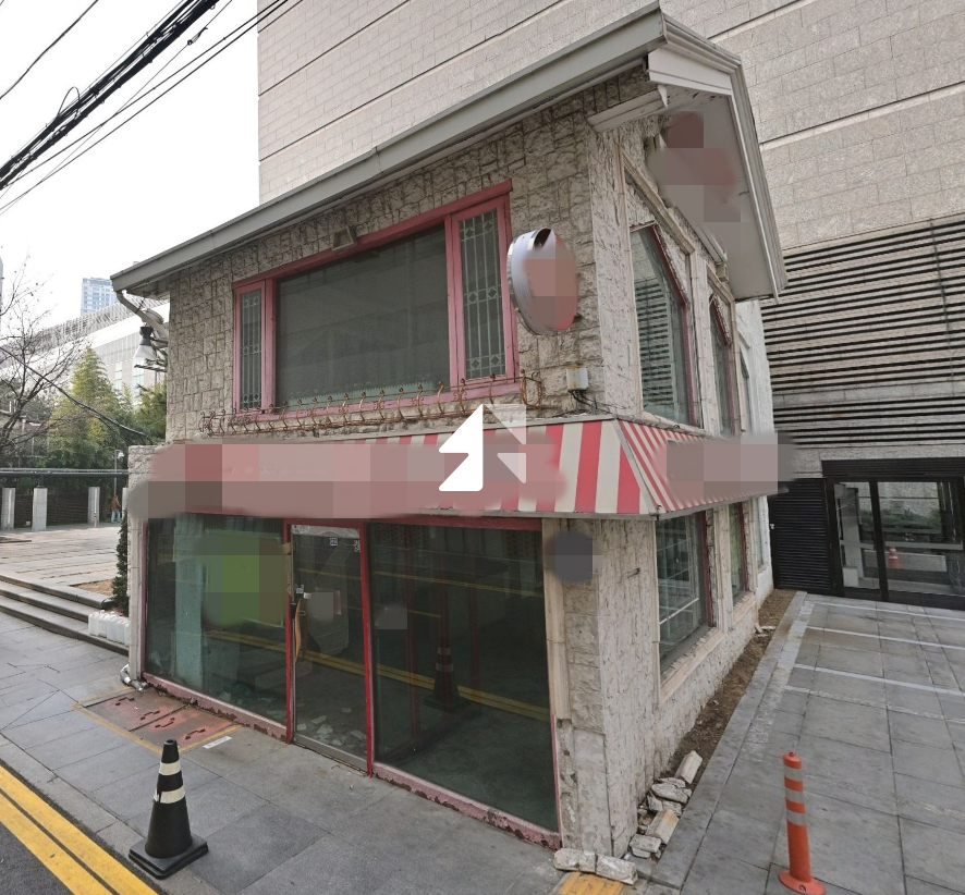 서울 영등포구 영등포동4가 대형백화점초인접 통임대 유동인구매우많음 전면노출양호 시인성좋은건물 월세 매물번호 11663 사진 1