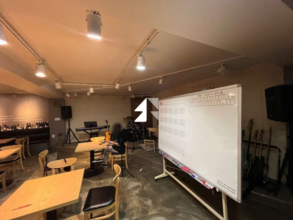 서울 영등포구 당산동3가 영등포구청역 초 역세권 관리잘 된 음악연습실 월세 매물번호 10003 사진 2